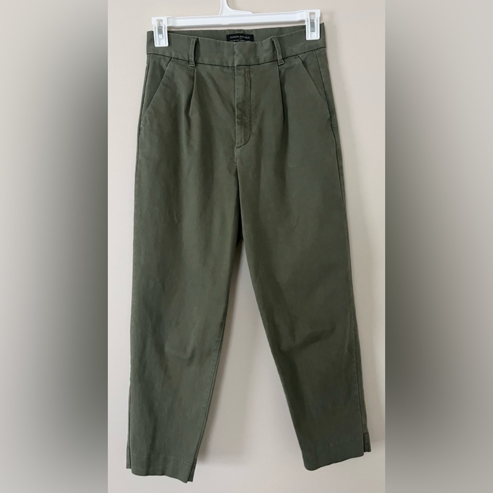 Banana Republic Factory High Rise Pleated Crop Authentic Chino